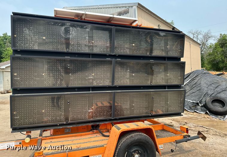 image for item AF9662 2008 Addco DH1000ALS  message board trailer