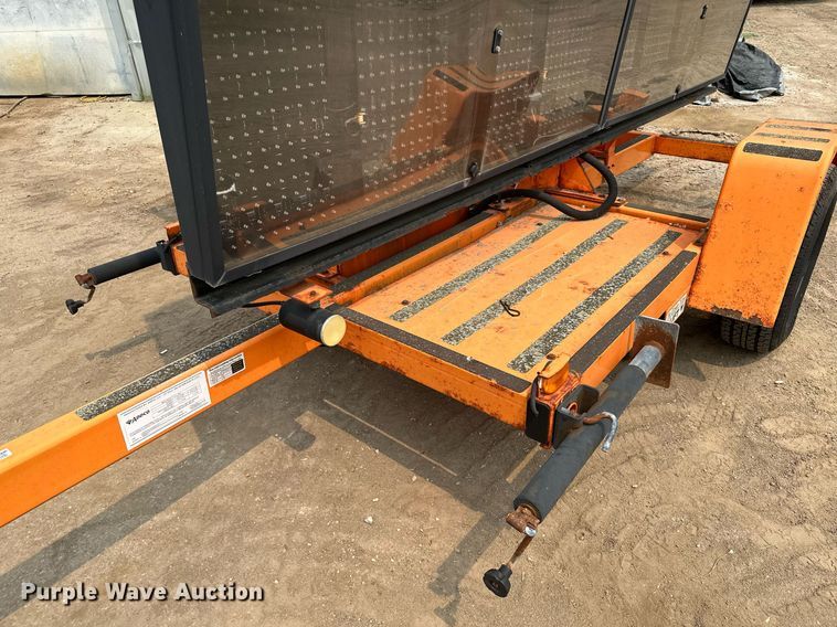 image for item AF9662 2008 Addco DH1000ALS  message board trailer