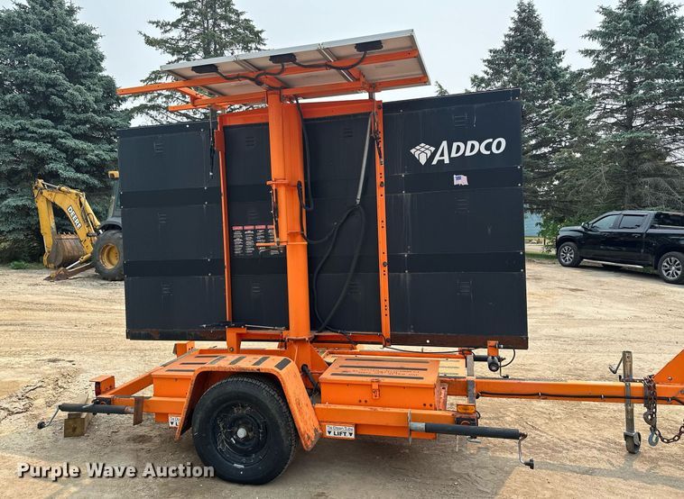 image for item AF9662 2008 Addco DH1000ALS  message board trailer