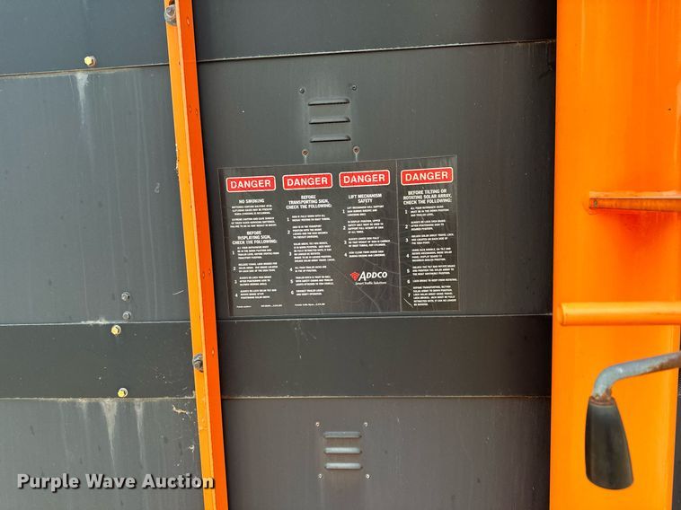 image for item AF9662 2008 Addco DH1000ALS  message board trailer