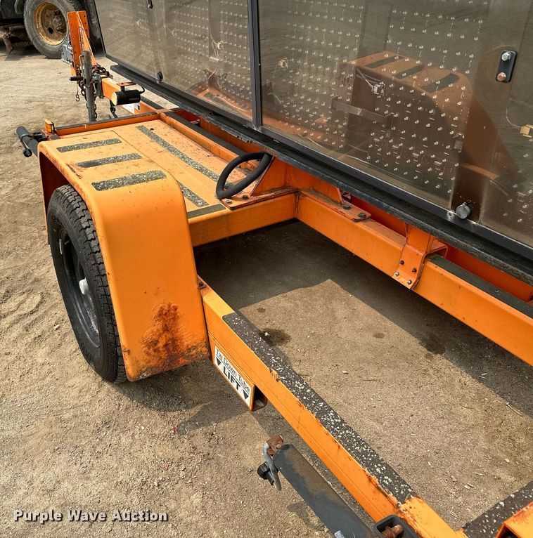 image for item AF9662 2008 Addco DH1000ALS  message board trailer