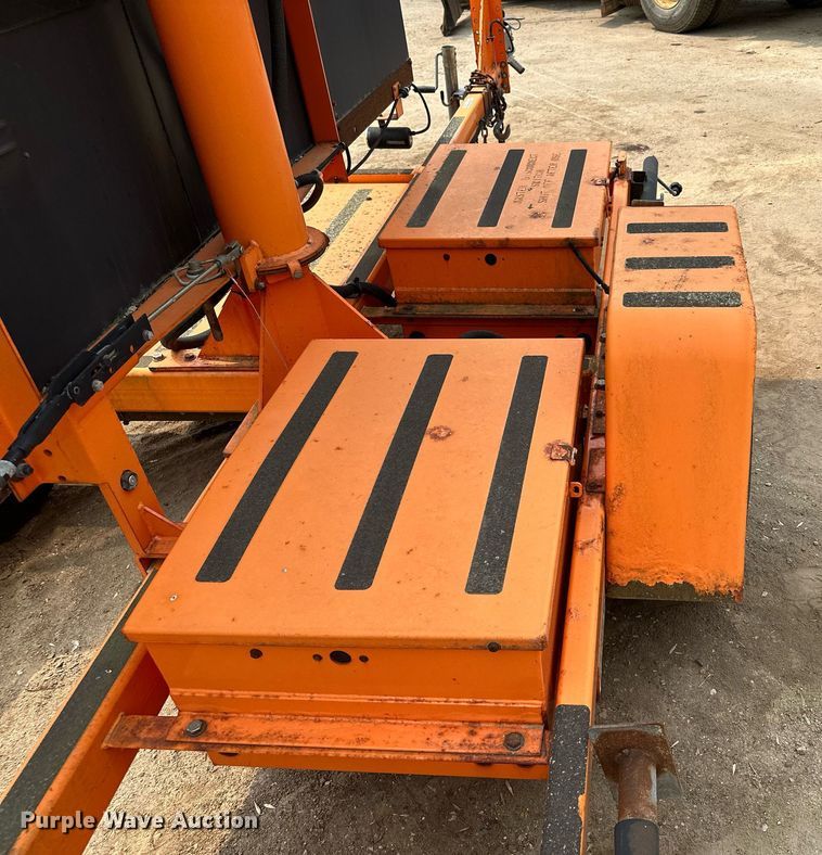 image for item AF9662 2008 Addco DH1000ALS  message board trailer