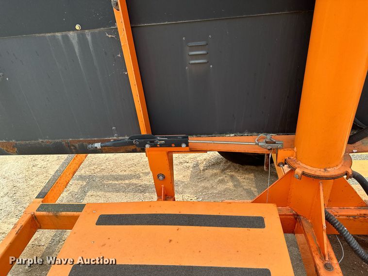 image for item AF9662 2008 Addco DH1000ALS  message board trailer