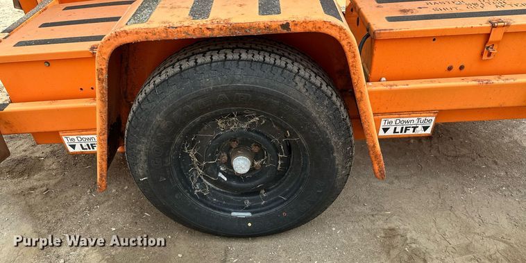 image for item AF9662 2008 Addco DH1000ALS  message board trailer