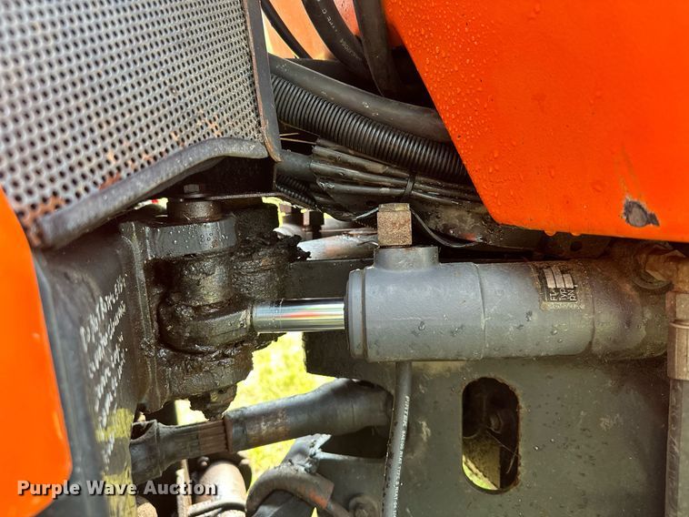 image for item AF9664 Holder C4.74  sidewalk tractor