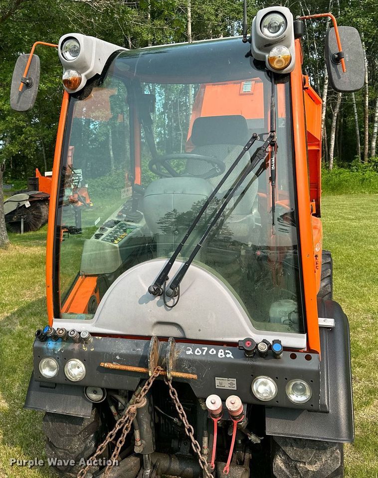 image for item AF9664 Holder C4.74  sidewalk tractor