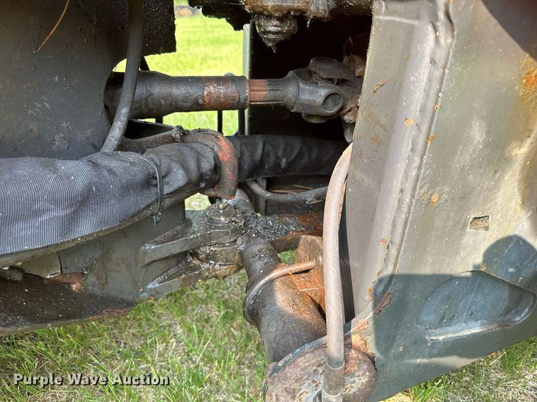 image for item AF9664 Holder C4.74  sidewalk tractor