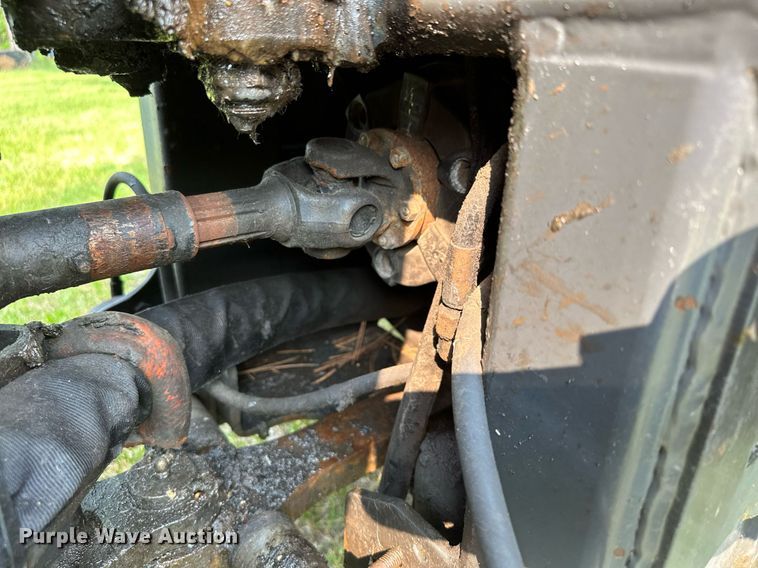 image for item AF9664 Holder C4.74  sidewalk tractor