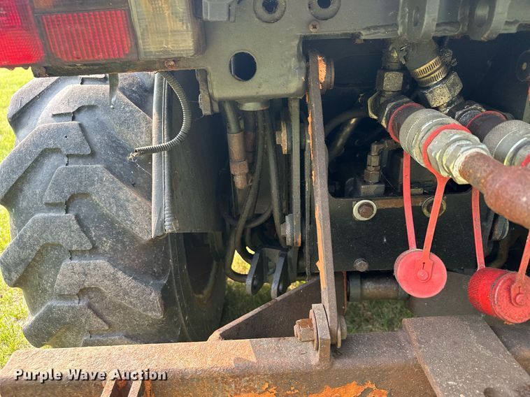 image for item AF9664 Holder C4.74  sidewalk tractor