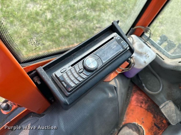 image for item AF9664 Holder C4.74  sidewalk tractor