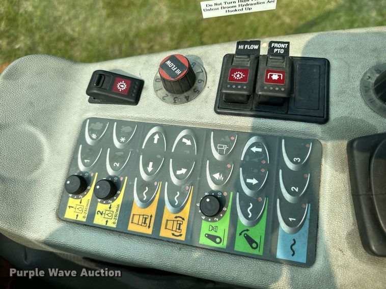 image for item AF9664 Holder C4.74  sidewalk tractor