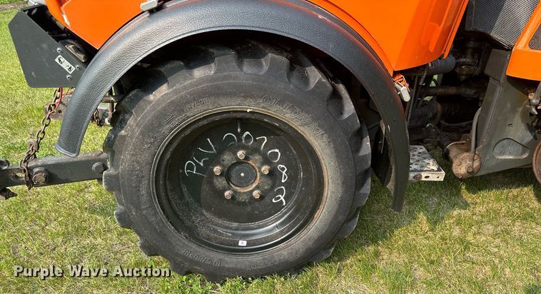 image for item AF9664 Holder C4.74  sidewalk tractor