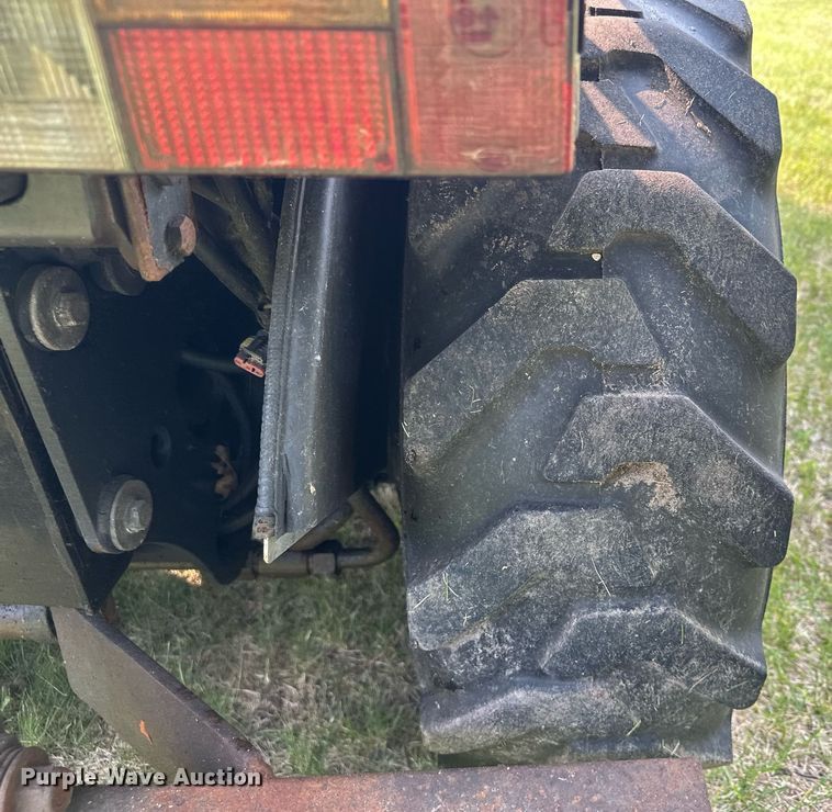 image for item AF9664 Holder C4.74  sidewalk tractor