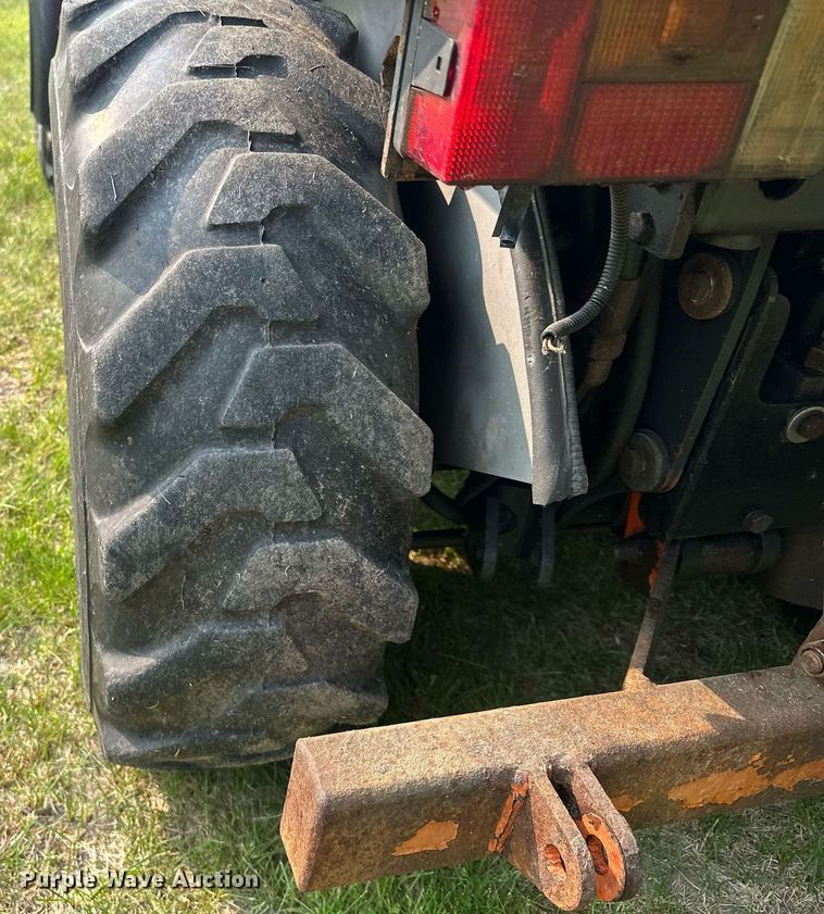 image for item AF9664 Holder C4.74  sidewalk tractor