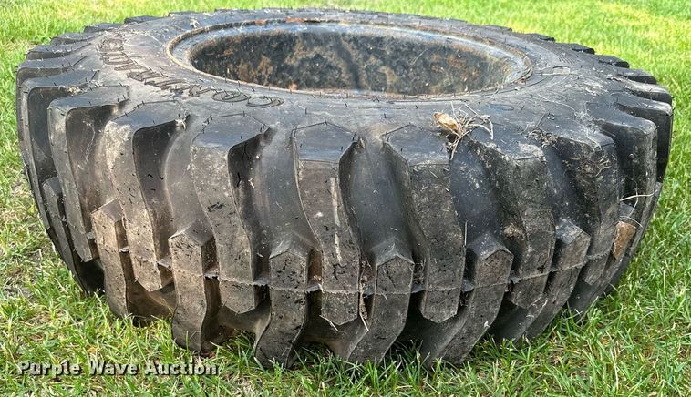 image for item AF9664 Holder C4.74  sidewalk tractor