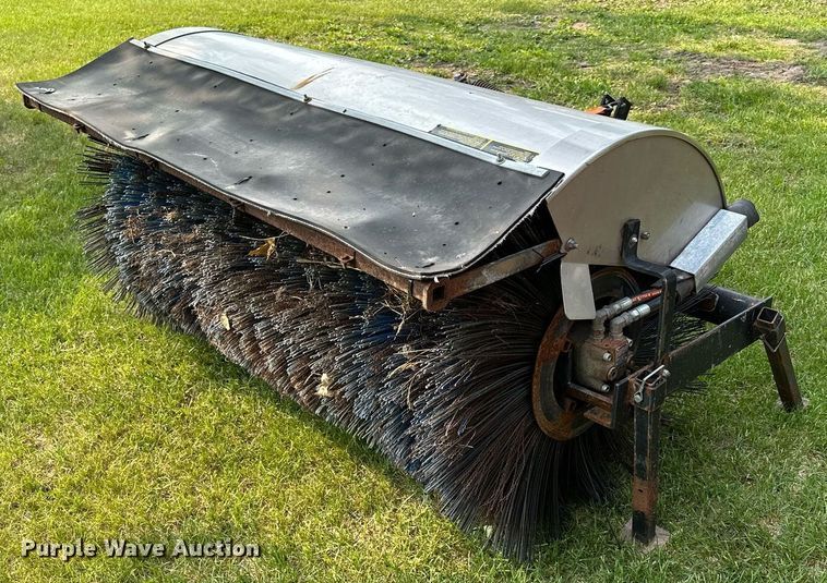 image for item AF9664 Holder C4.74  sidewalk tractor