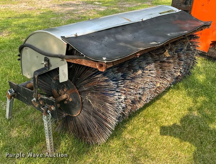 image for item AF9664 Holder C4.74  sidewalk tractor