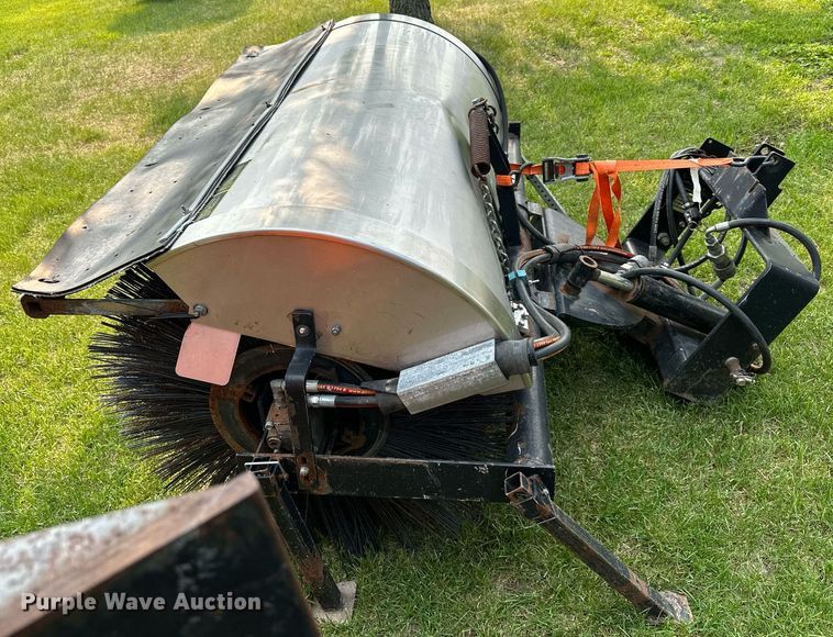 image for item AF9664 Holder C4.74  sidewalk tractor