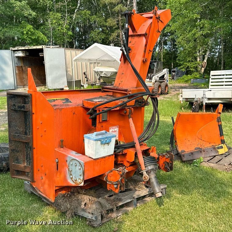 image for item AF9664 Holder C4.74  sidewalk tractor