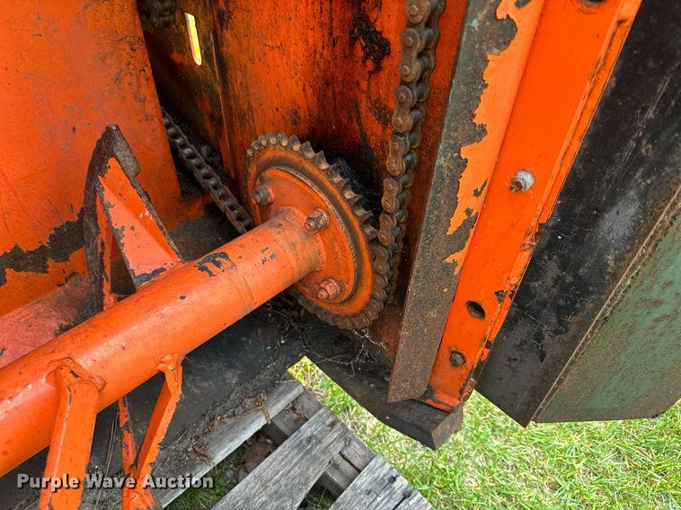 image for item AF9664 Holder C4.74  sidewalk tractor