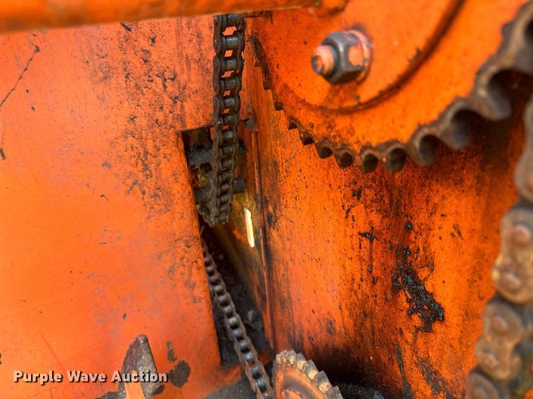 image for item AF9664 Holder C4.74  sidewalk tractor