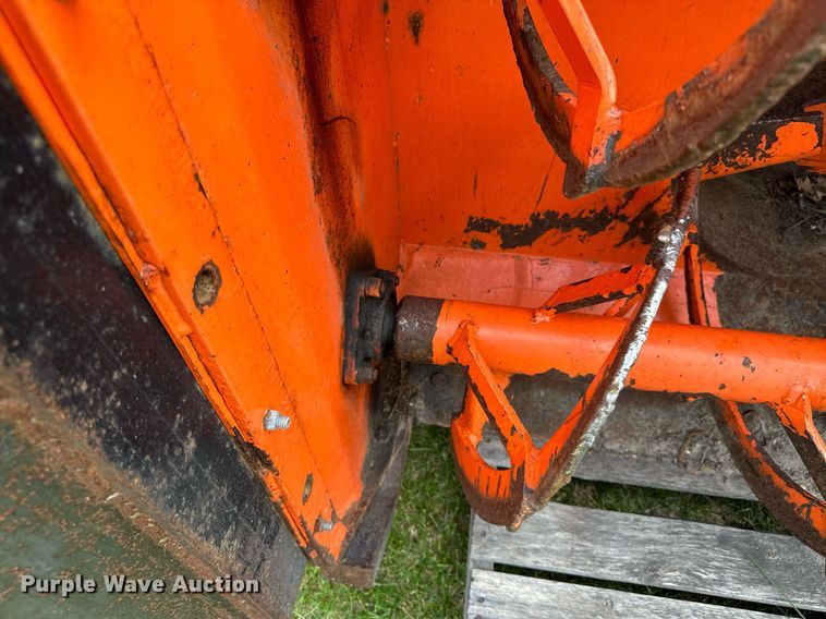 image for item AF9664 Holder C4.74  sidewalk tractor