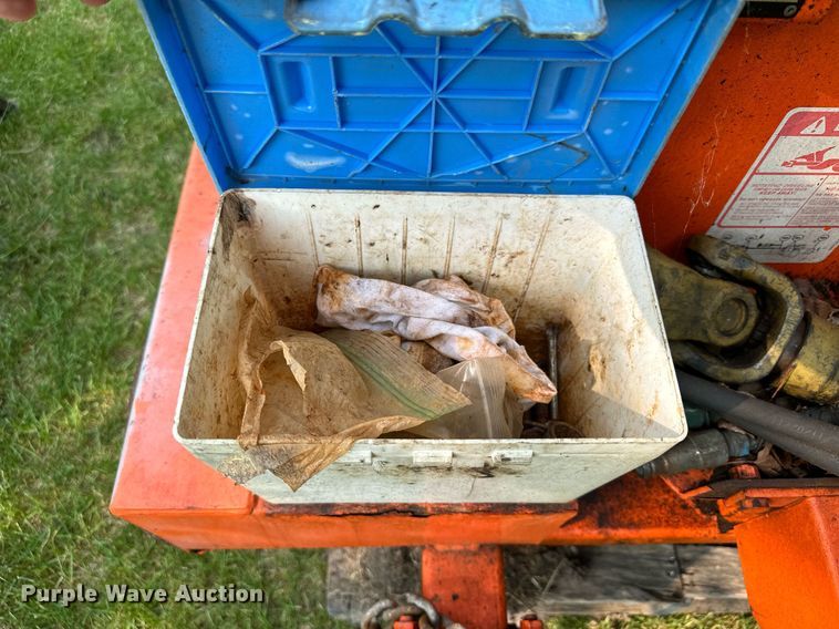 image for item AF9664 Holder C4.74  sidewalk tractor