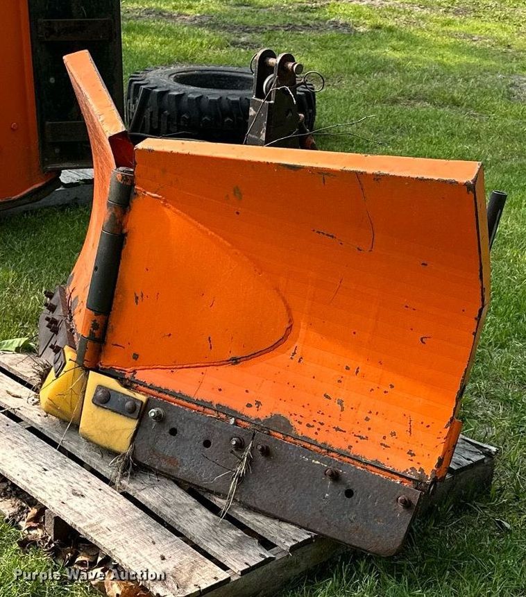 image for item AF9664 Holder C4.74  sidewalk tractor