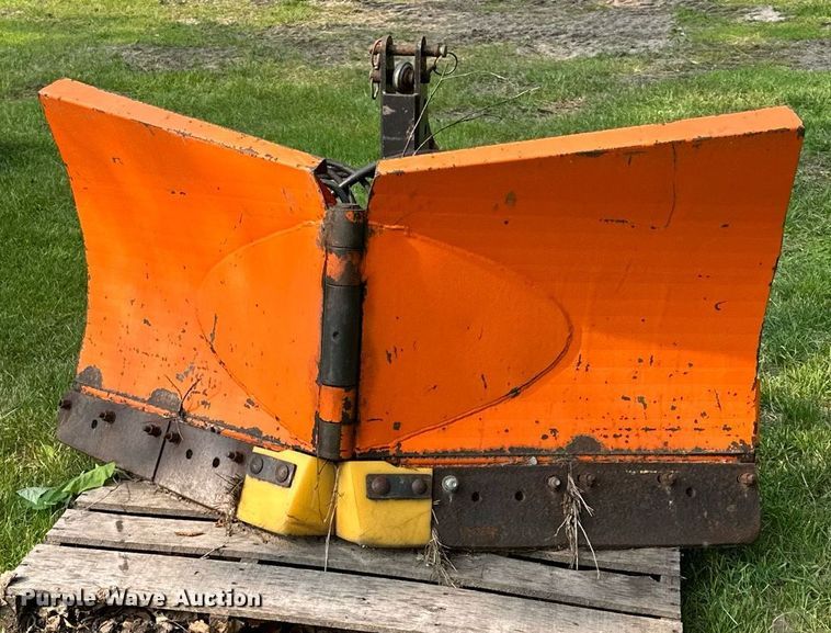 image for item AF9664 Holder C4.74  sidewalk tractor