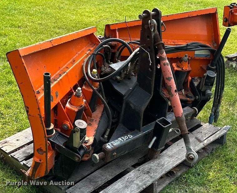 image for item AF9664 Holder C4.74  sidewalk tractor