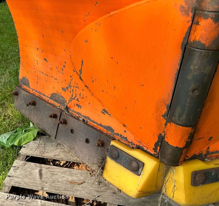 image for item AF9664 Holder C4.74  sidewalk tractor