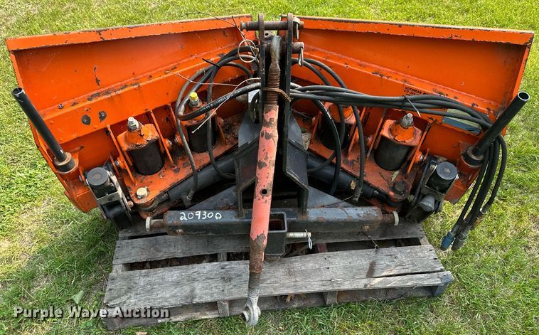 image for item AF9664 Holder C4.74  sidewalk tractor