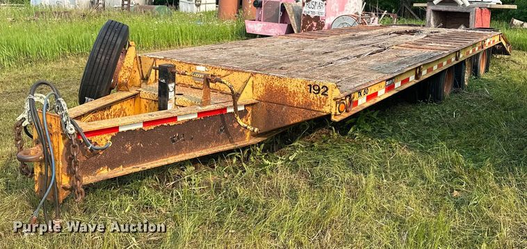 image for item AF9665 2002 Trail King TK50-3000  equipment trailer