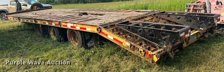 image for item AF9665 2002 Trail King TK50-3000  equipment trailer