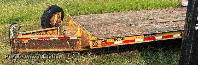image for item AF9665 2002 Trail King TK50-3000  equipment trailer