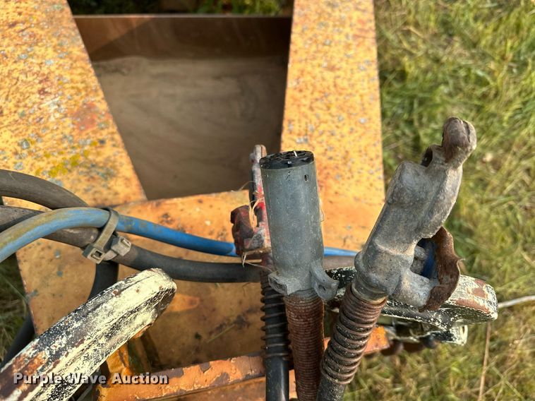 image for item AF9665 2002 Trail King TK50-3000  equipment trailer