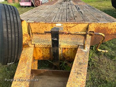 image for item AF9665 2002 Trail King TK50-3000  equipment trailer