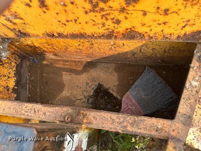 image for item AF9665 2002 Trail King TK50-3000  equipment trailer