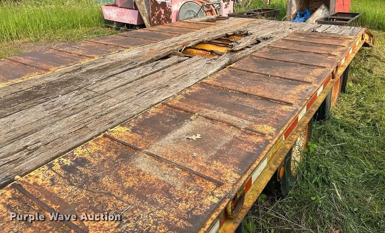 image for item AF9665 2002 Trail King TK50-3000  equipment trailer