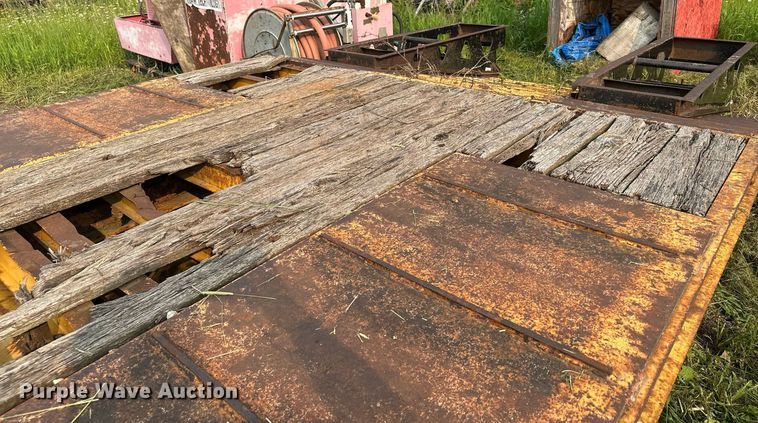 image for item AF9665 2002 Trail King TK50-3000  equipment trailer