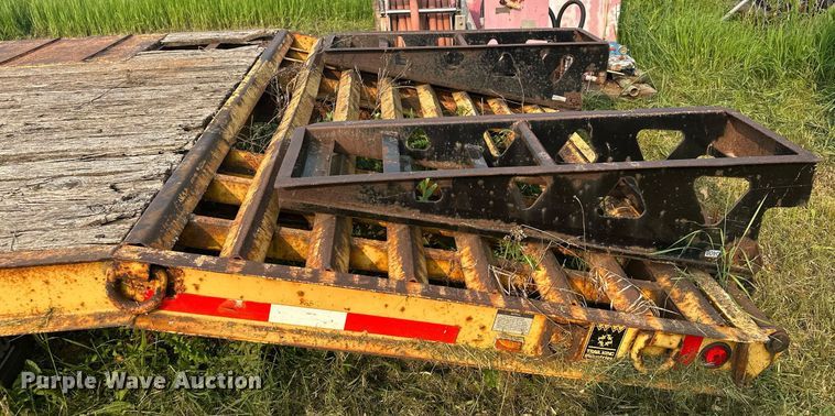 image for item AF9665 2002 Trail King TK50-3000  equipment trailer