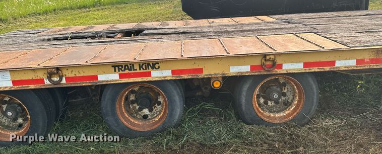 image for item AF9665 2002 Trail King TK50-3000  equipment trailer