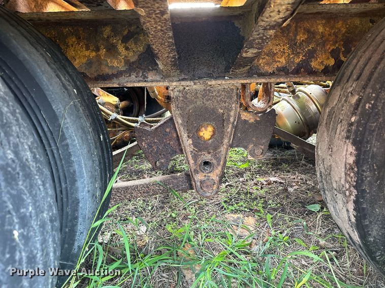 image for item AF9665 2002 Trail King TK50-3000  equipment trailer