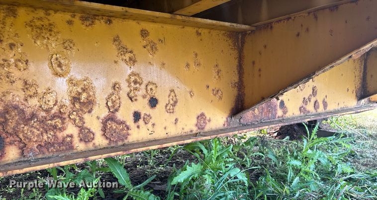 image for item AF9665 2002 Trail King TK50-3000  equipment trailer