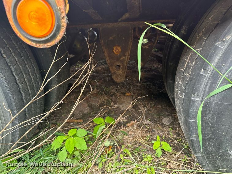 image for item AF9665 2002 Trail King TK50-3000  equipment trailer