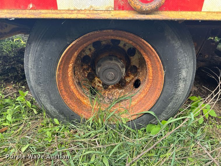 image for item AF9665 2002 Trail King TK50-3000  equipment trailer