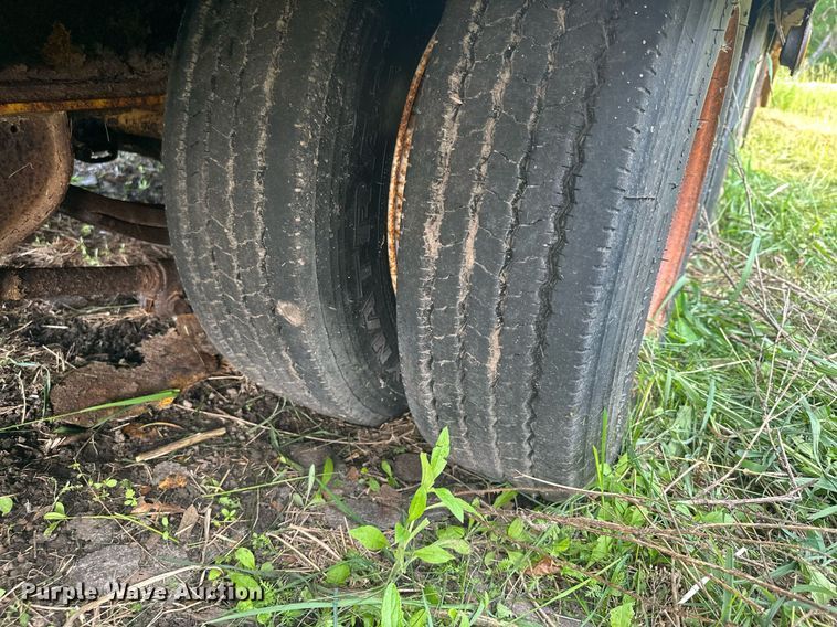 image for item AF9665 2002 Trail King TK50-3000  equipment trailer