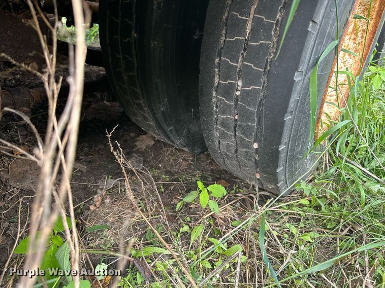 image for item AF9665 2002 Trail King TK50-3000  equipment trailer