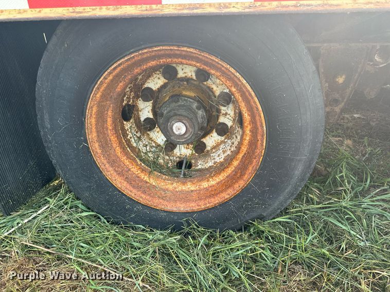 image for item AF9665 2002 Trail King TK50-3000  equipment trailer