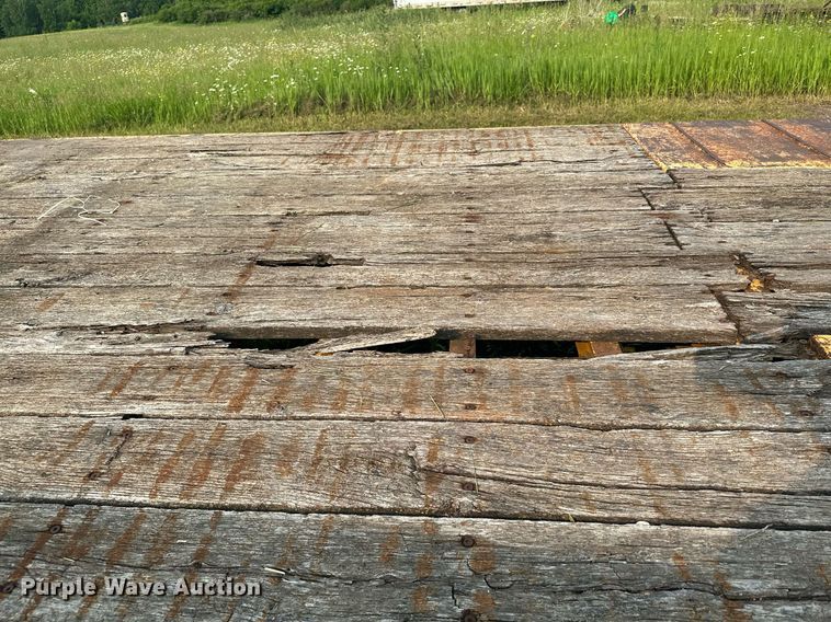 image for item AF9665 2002 Trail King TK50-3000  equipment trailer